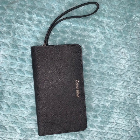 Calvin Klein Wristlet Black NWOT - Picture 1 of 3